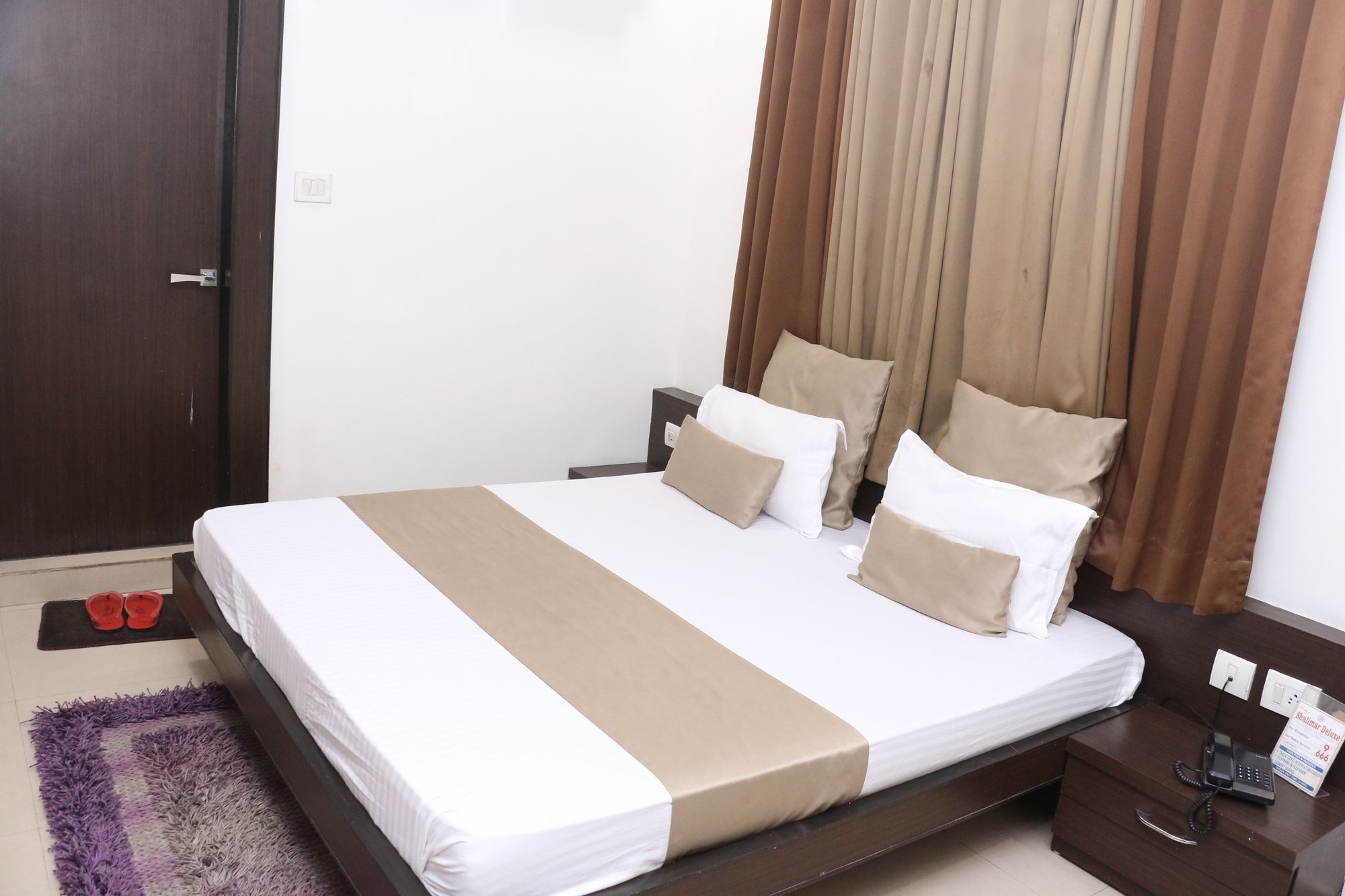 Hotel Shalimar Deluxe Bhopal Exteriör bild
