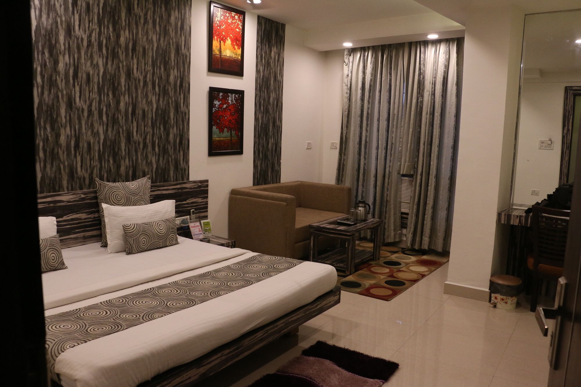 Hotel Shalimar Deluxe Bhopal Exteriör bild